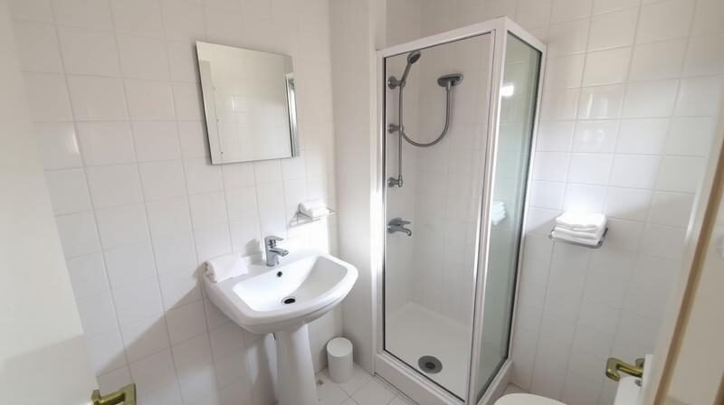 DEMO LISTING Double Room in Shared House – Near East India Station