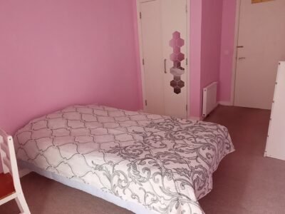 Spacious Room to Rent in Canning Town (Females Only)