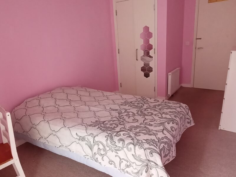 Spacious Room to Rent in Canning Town (Females Only)